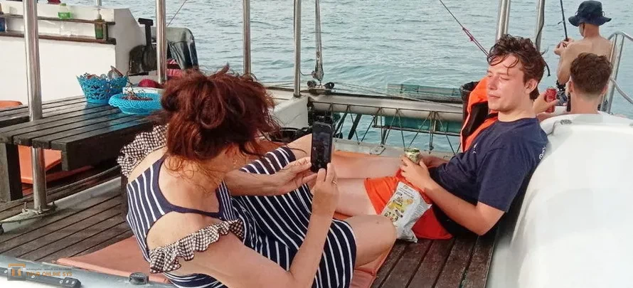 Sailing-Catamaran-H-3