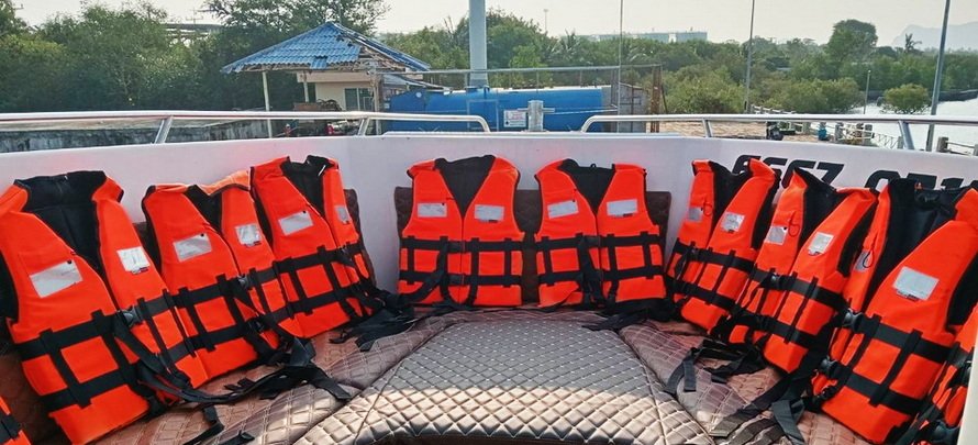 Private speedboat 1 engine 7
